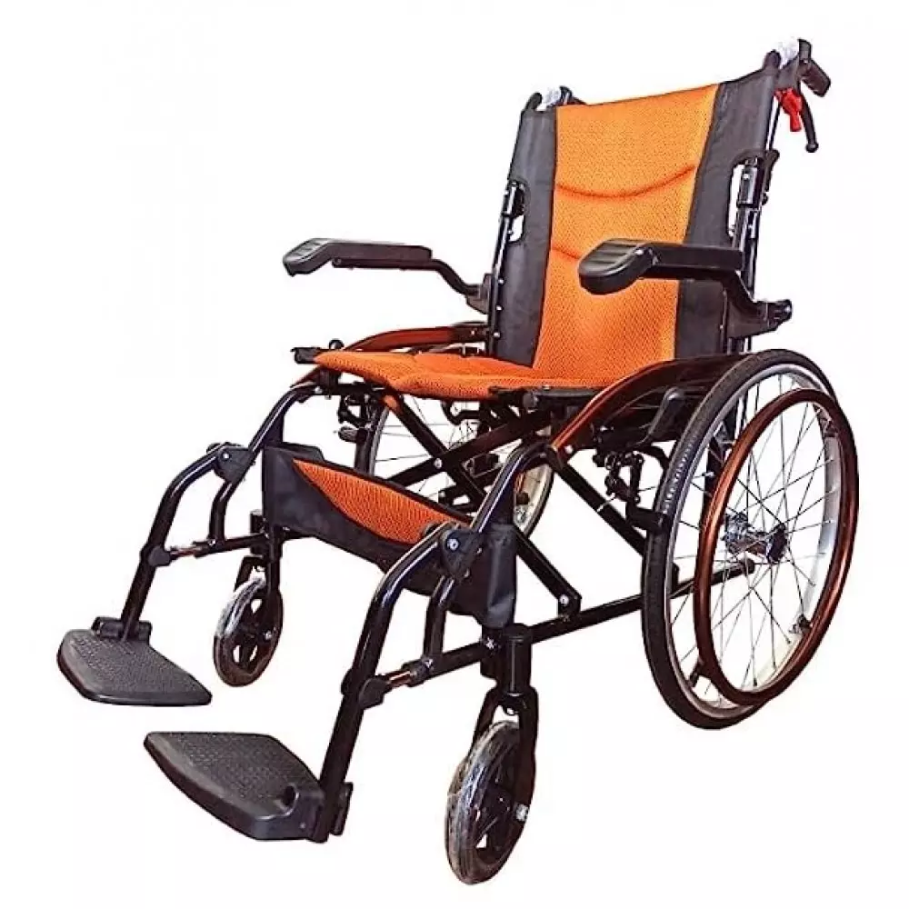Karma Healthcare Wheelchair 45.72 cm (18 inch) Seat Width 100 Kg Load Capacity Flip-Back Armrest, Ryder AWC 13