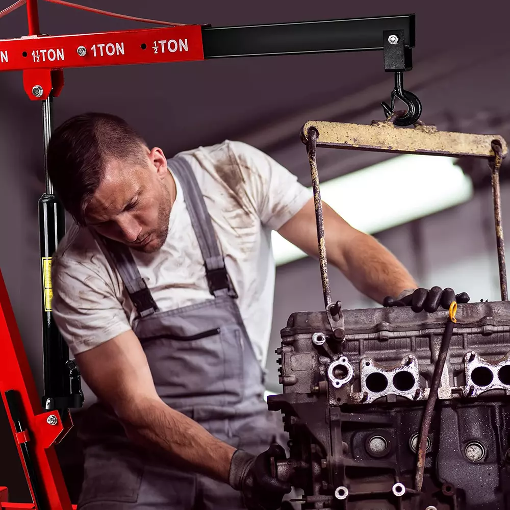 Boltz Corporation Hydraulic Engine Crane 2000 Kg Load Capacity with 2450 mm Lifting Height