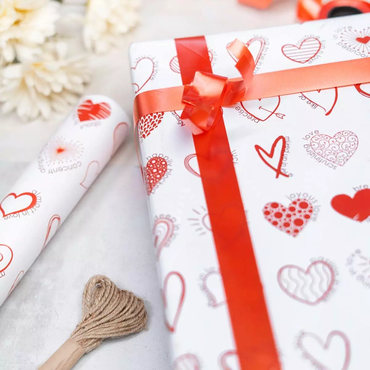 eVincE - thoughtful PRESENTations HART01L25 Classic and Modern Design Lovely Red Hearts , Royal Decorative Paper for Gift Wrap Gift Wrapping Paper (Pack of 25 Piece)