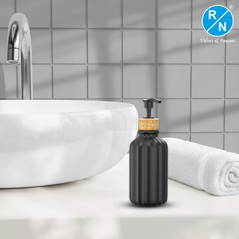 rn-shampoo-dispenser-black-ptmt-for-bathroom-toilets-rnbathac15