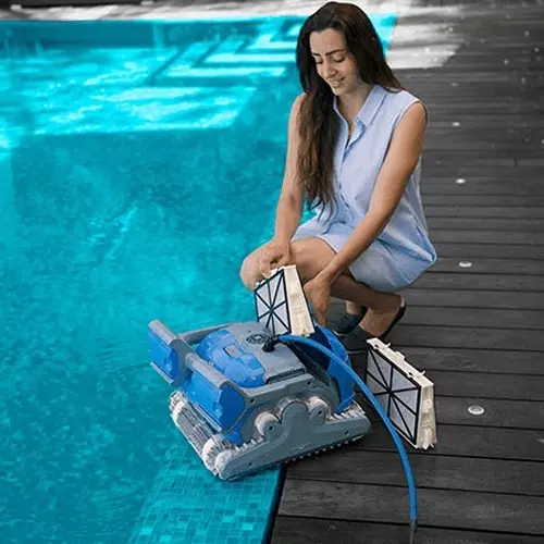 Maytronics Dolphin M 400 CB Robotic Pool Cleaner 17 m with Swivel Cable Length Pool Size Up to 15 m