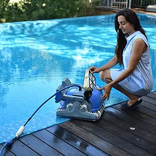 Maytronics Dolphin M 400 CB Robotic Pool Cleaner 17 m with Swivel Cable Length Pool Size Up to 15 m