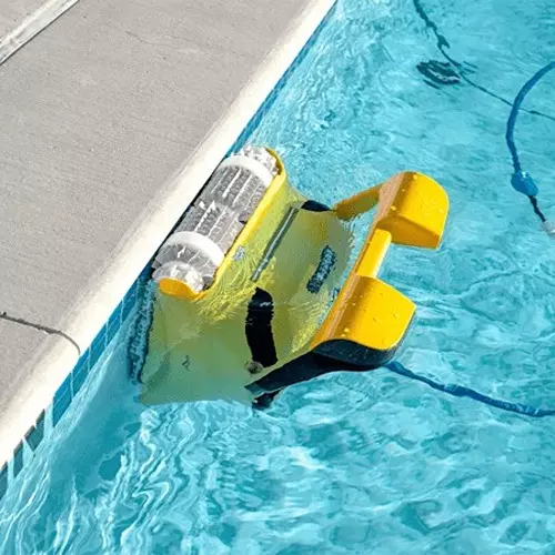 Maytronics Dolphin Wave 80 CB Robotic Pool Cleaner 24 m Swivel Cable Cable Length Pool Size Up to 20 m