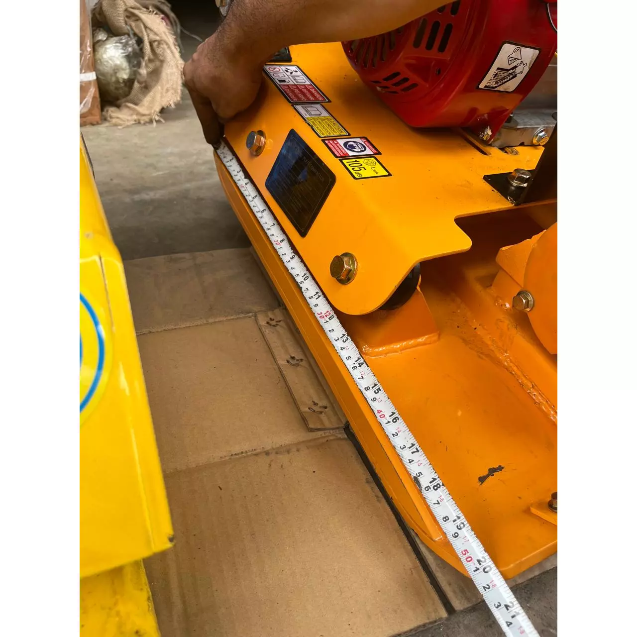 saco-pro-4-ton-plate-compactor-machine-with-imported-petrol-engine-55-hp-motor-power-and-15-kn-centrifugal-force