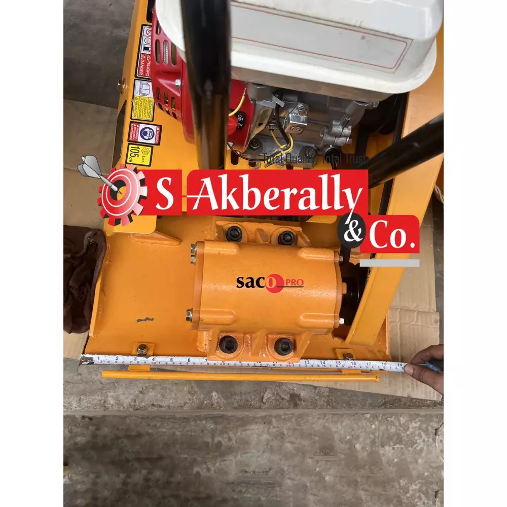 saco-pro-4-ton-plate-compactor-machine-with-motor-55-hp-motor-power-and-15-kn-centrifugal-force-pc-90-motor