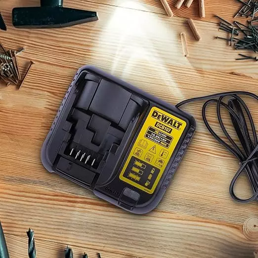 Dewalt Versatile Charger DCB107-B1
