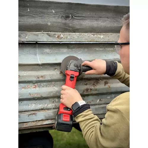 yato-18-v-dc-cordless-angle-grinder-3000-8500-rpm-no-load-speed-and-125-mm-wheel-size-yt-8282995-without-blade-with-battery-charger