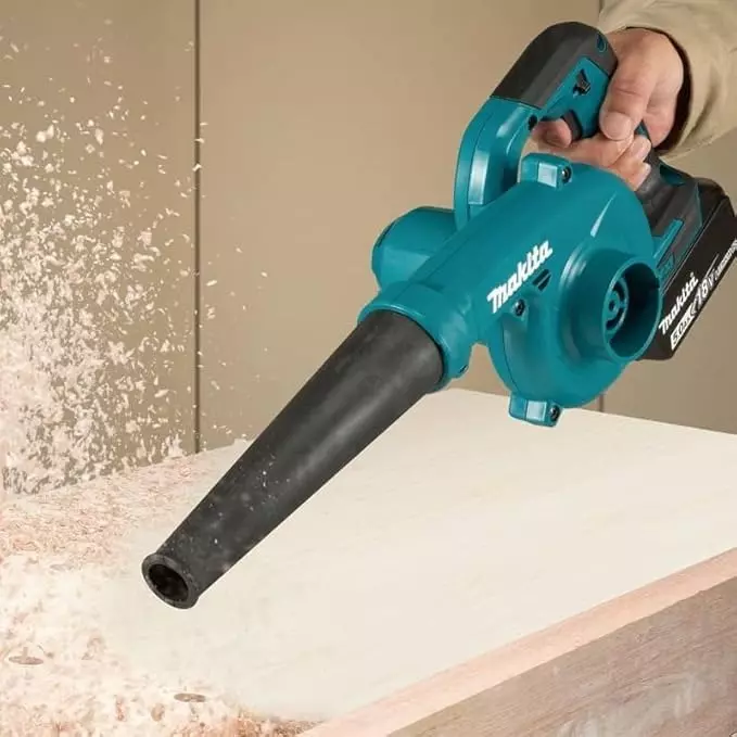 Makita Cordless Blower 18 V and 98 m/s Air Velocity, DUB185Z (Without Battery and Charger)