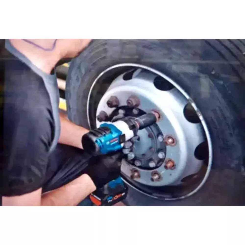 bosch-cordless-impact-wrenches-1750-rpm-no-load-speed-with-battery-and-charger-gds-18v-1050-h