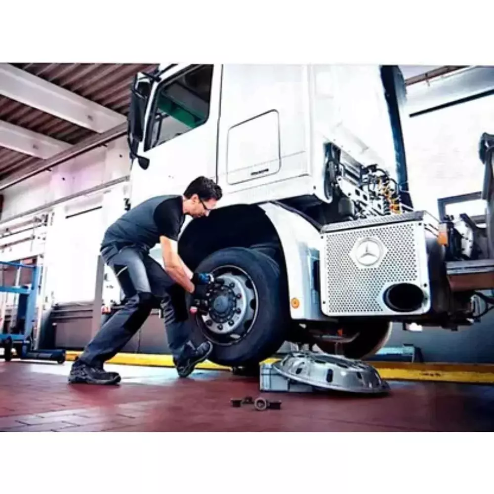 bosch-cordless-impact-wrenches-1750-rpm-no-load-speed-with-battery-and-charger-gds-18v-1050-h