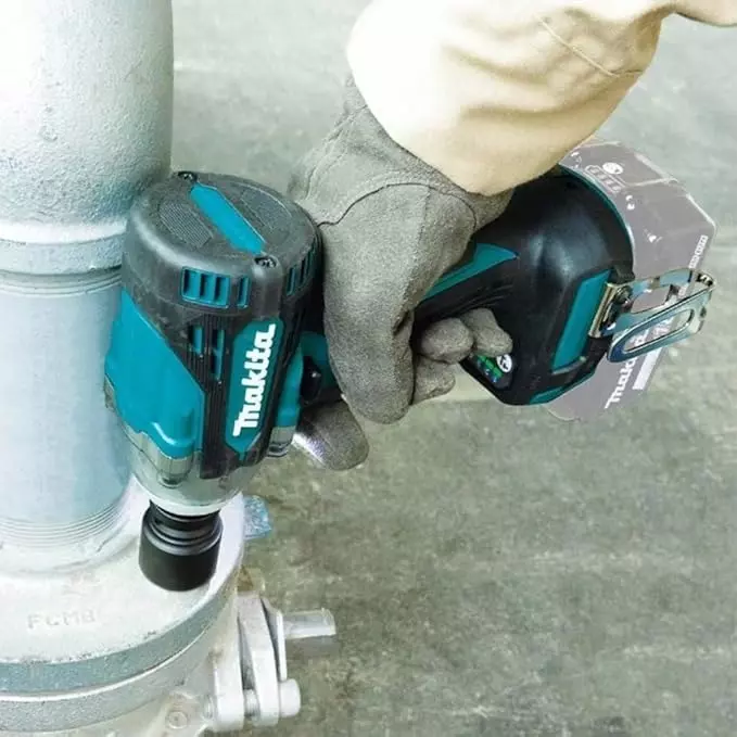 Makita Cordless Impact Wrench 18 V LXT Li-Ion 330 Nm Maximum Fastening Torque and 4000 IPM Impact Rate, DTW300RFJ (With Battery & Charger)