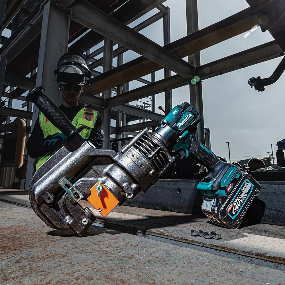 Makita Cordless Hole Puncher 40 V Max Li-ion XGT with Capacity of 20 mm Hole in 6 mm Thick SS, PP001GZK (Without Battery & Charger)
