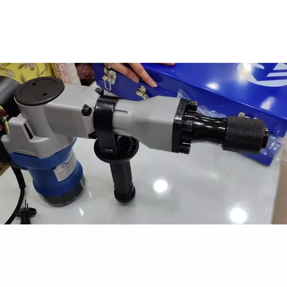 trumax-1350-w-demolition-hammer-10-j-impact-energy-and-3800-bpm-no-load-speed-mx0811-with-2-chisels-other-accessories