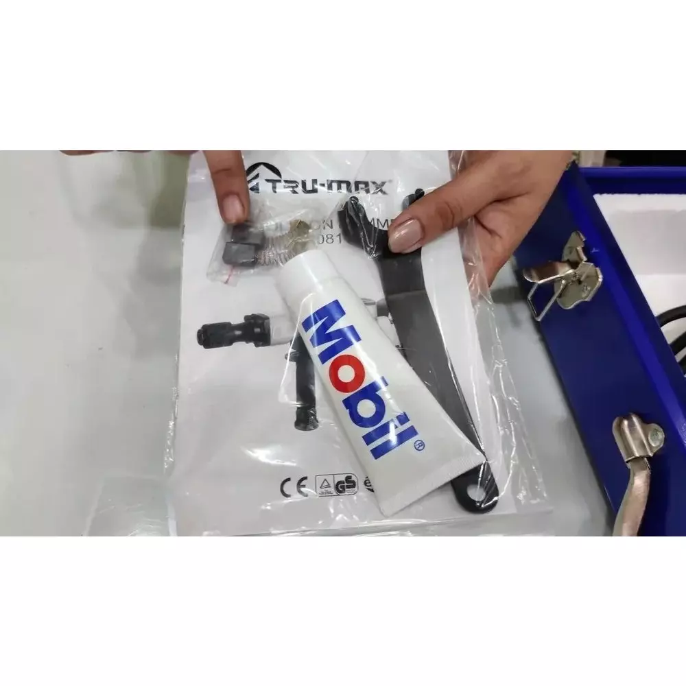 trumax-1350-w-demolition-hammer-10-j-impact-energy-and-3800-bpm-no-load-speed-mx0811-with-2-chisels-other-accessories