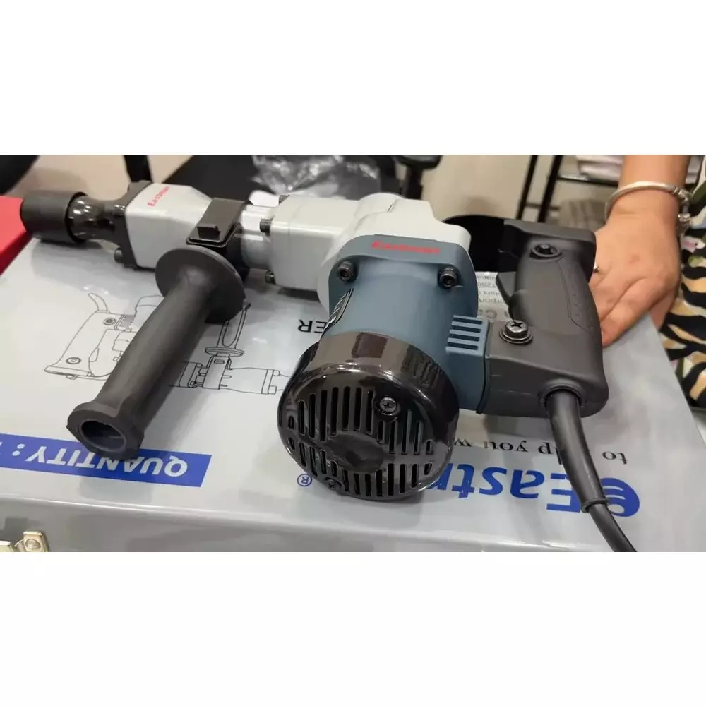 eastman-1100-w-demolition-hammer-72-j-impact-energy-and-3900-rpm-no-load-speed-erb-05-with-2-chisels-other-accessories