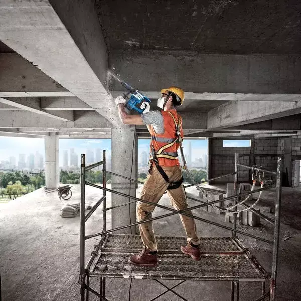 bosch-1100-w-demolition-hammer-2610-3190-bpm-rate-and-78-j-impact-energy-06113388f1-with-chisel