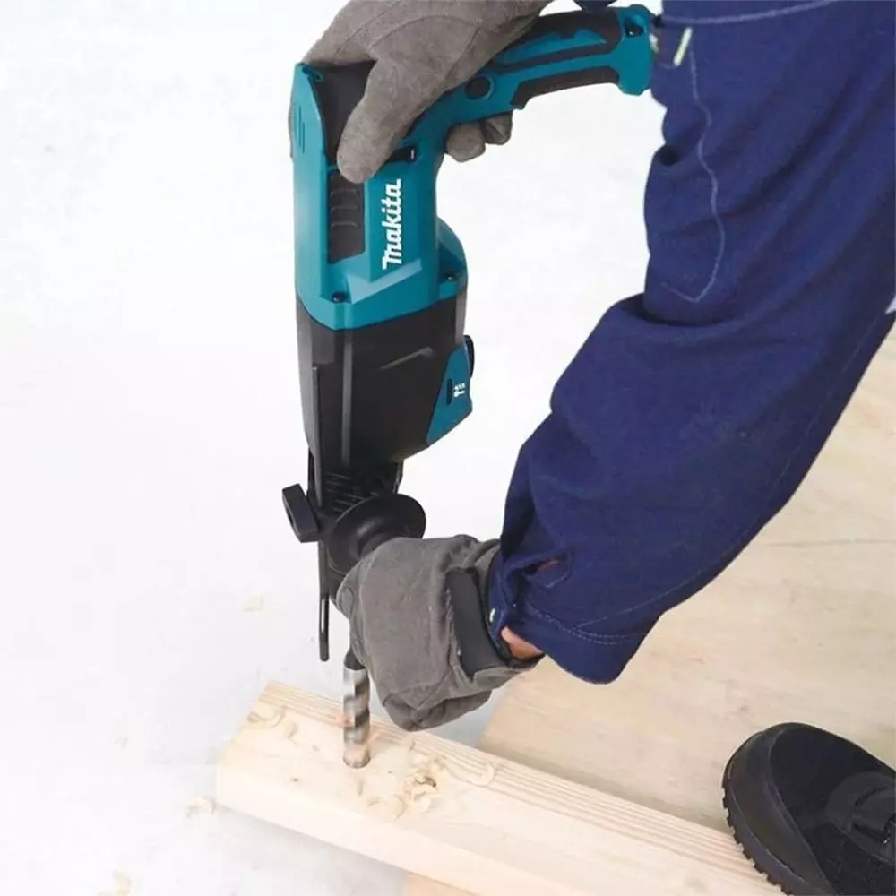 Makita Combination Hammer with 3.0 J, 800 W, SDS-Plus Chuck and 26 mm Drilling Capacity, HR2670FT (Without Drill Bit)