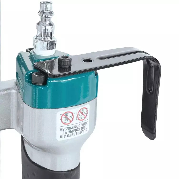 Makita Wide Crown Stapler with 16 Ga 25 mm Wide and 25-50 mm Length, AT2550A