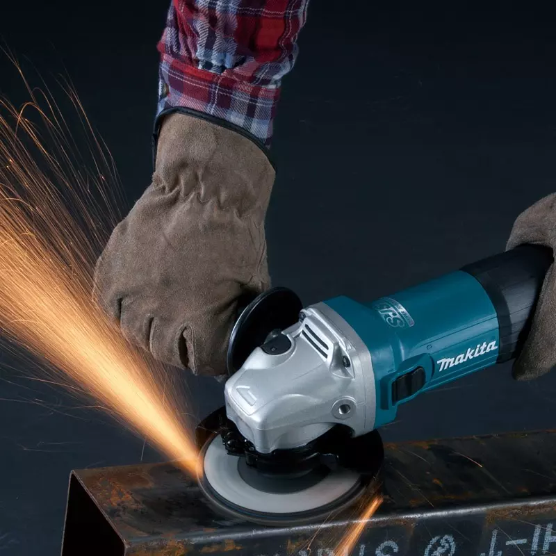Makita Angle Grinder with 1400 W Power, 100 mm Wheel Diameter and 11,000 RPM, GA4040C (With Blade)