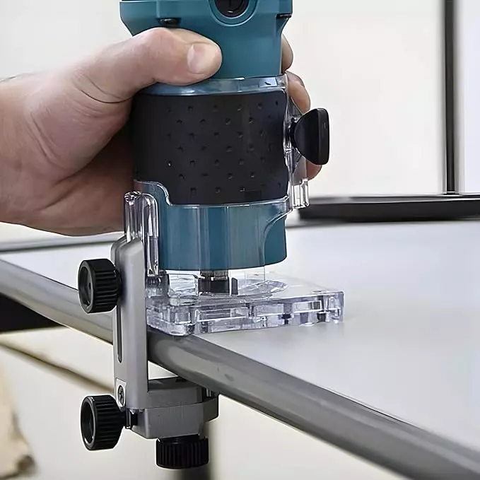 Makita Trimmer 6 mm Collet Capacity and 530 W Power with Accessories, 3709