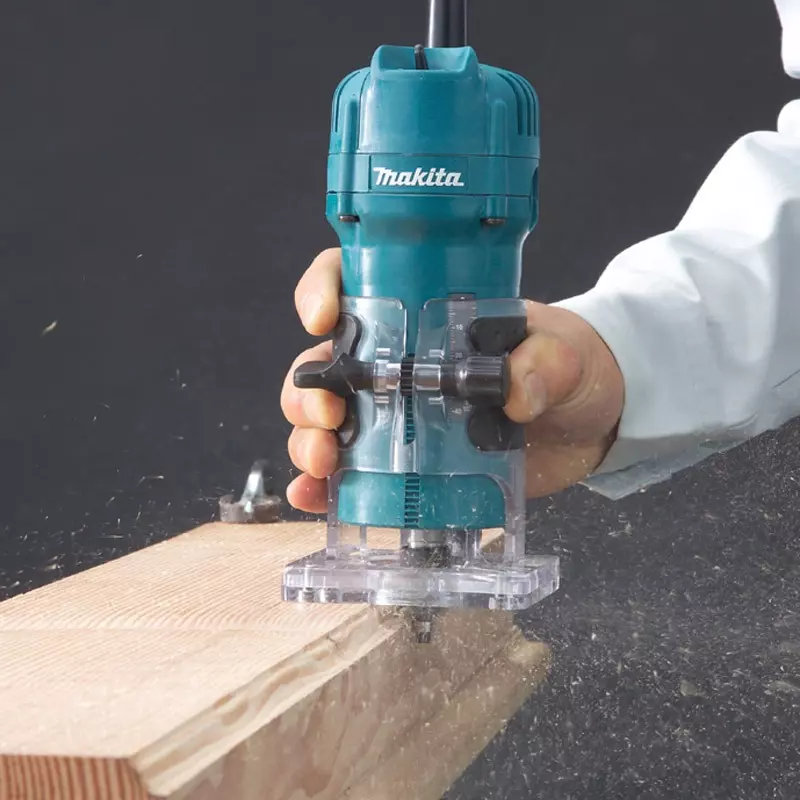 Makita Trimmer 6 mm Collet Capacity and 530 W Power with Accessories, 3709
