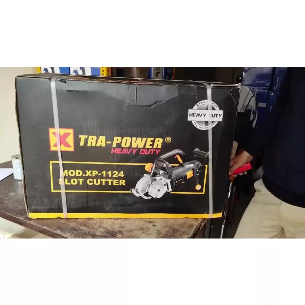 xtra-power-3200-w-wall-chaser-5-inch-135-mm-blade-diameter-and-40-mm-depth-x-35-mm-width-slot-size-xp-1124-with-cutting-blade
