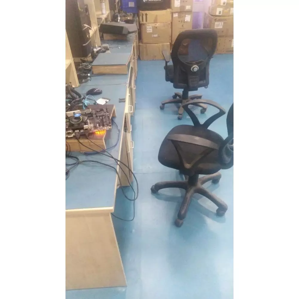 GLOBALSS ESD Vinyl Mat PVC Blended with Antistatic Agent 10⁶ to 10⁹ Ω