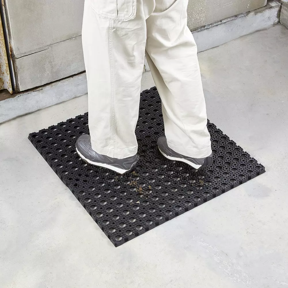 monotaro-rubber-mat-articulated-type-perforated-black-about-22-mm-thickness-64440985