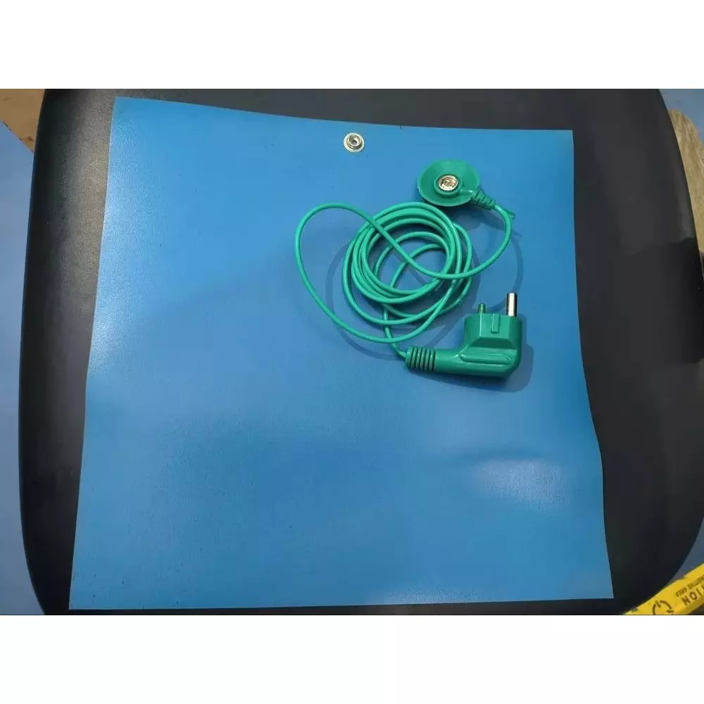 GLOBALSS PVC Vinyl Grounding Mat Pad 1.5 m 30x30 cm with Conductive Mat