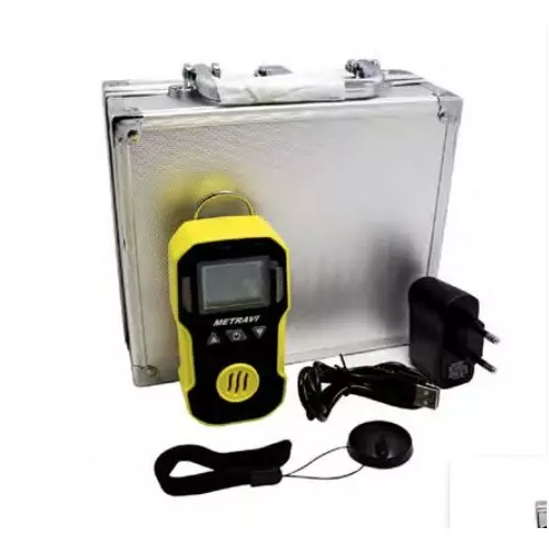 metravi-portable-customised-single-gas-detector-for-benzene-gas-177-inch-4495-mm-backlit-display-range-0-100-ppm-gd-09-c6h6-new