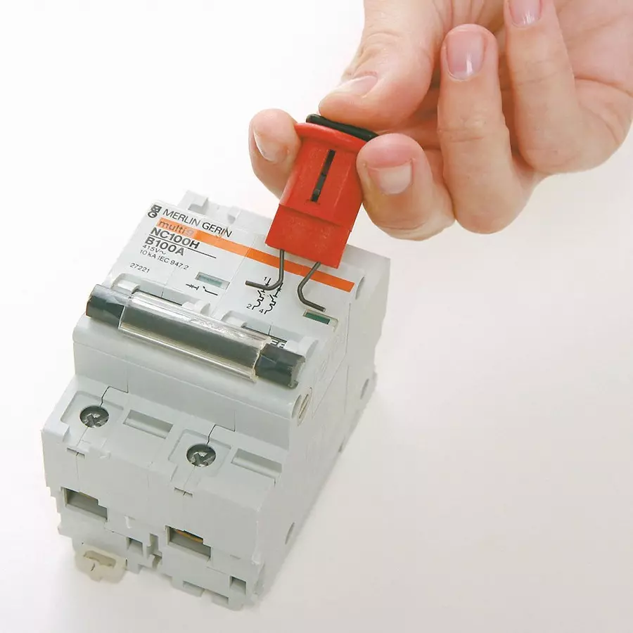 brady-din-style-miniature-breaker-lockout-2vu35