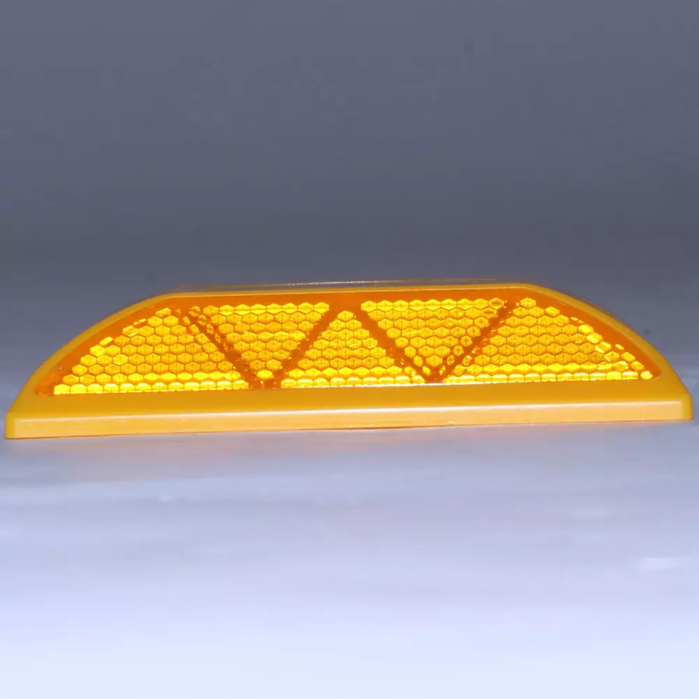 monotaro-road-fence-reflective-type-main-body-yellow-reflective-part-yellow-100x100x20-mm-46859734