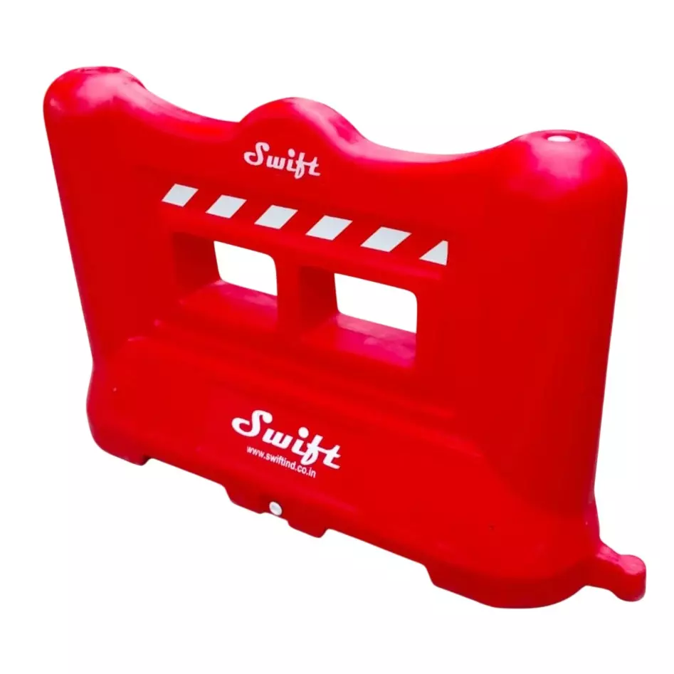 swift-road-safety-barricade-red-1620-x-400-x-1000-mm-rsb-15m1540