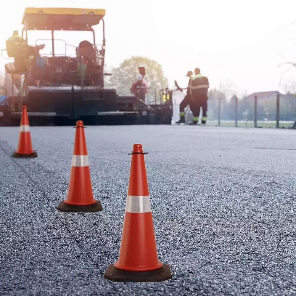 generic-cf-ind-traffic-safety-pvc-cone-set-with-reflective-strips-4-m-chain-barrier-750-mm-size-pack-of-4