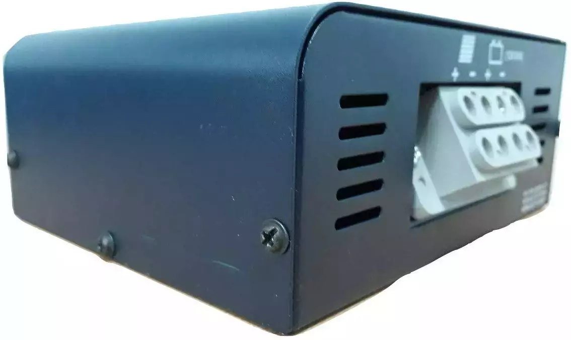 luminous-solar-retrofit-charge-controller-12-24v-20-amp