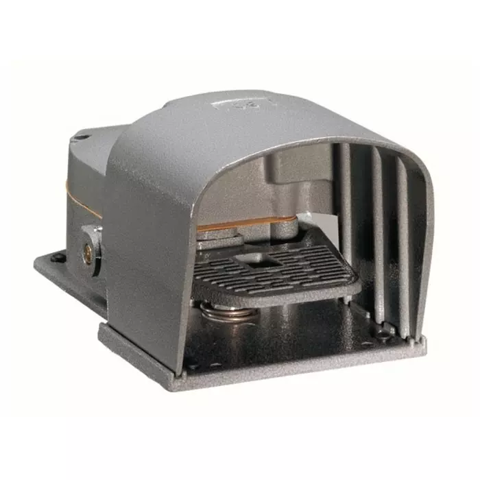 Lovato Off-On-Off Foot Switch - Steel Case Material, 1 NO + 1 NC, 10 A Contact Current, 300V Contact Voltage, KR200S11