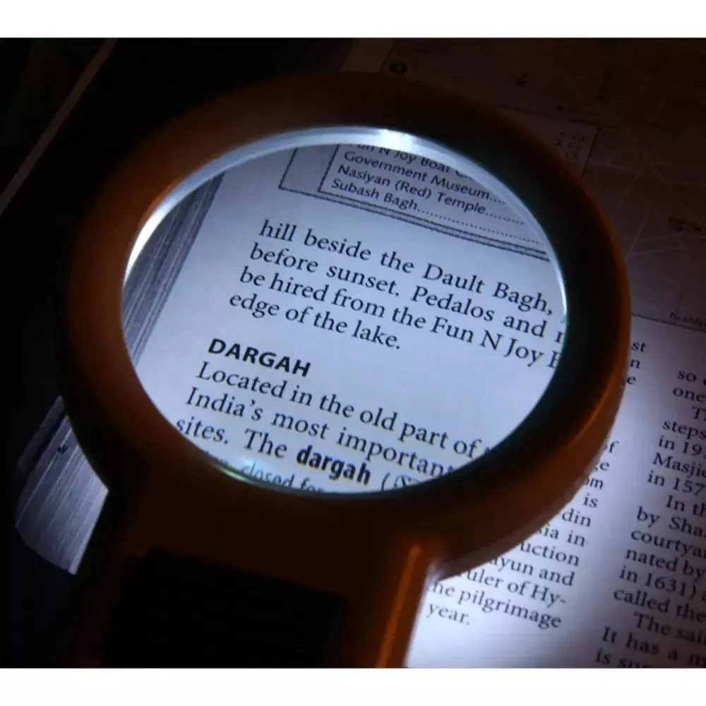 solo-rechargeable-led-magnifier-with-3-lighting-modes-67-mm-lens-dia