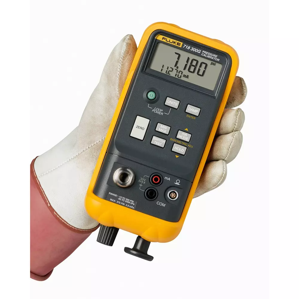 fluke-pressure-calibrator-medium-dry-air-pressure-0035-of-range-accuracy-l215