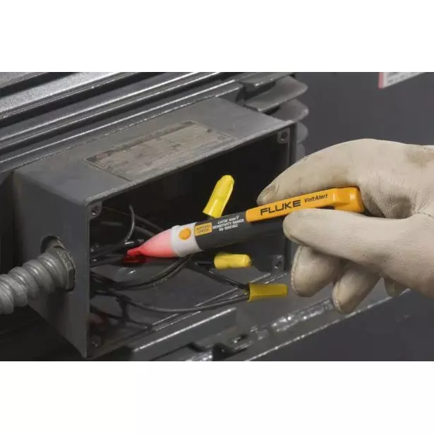 Fluke 2AC/90-1000VC  VoltAlert Detector