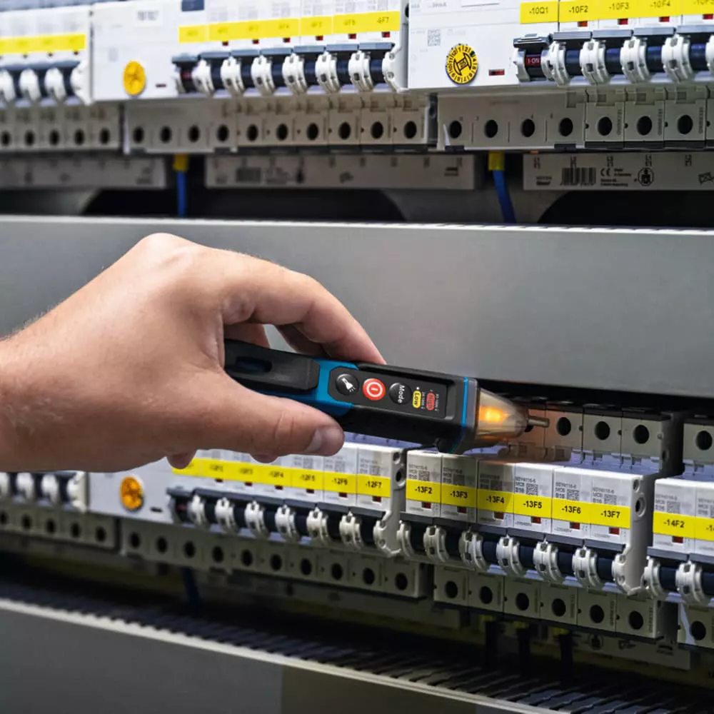 bosch-voltage-detector-gvd1000-17