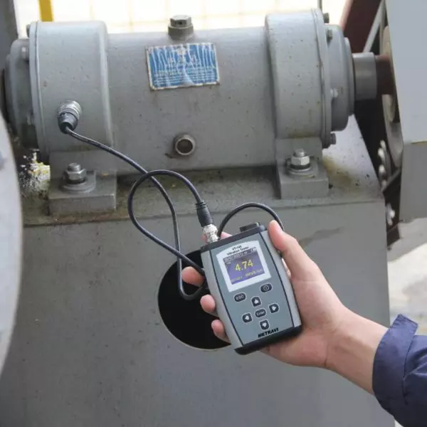 metravi-machine-condition-monitor-with-vibration-tester-velocity-0-200-mms-displacement-0-2000-mm-vt-145