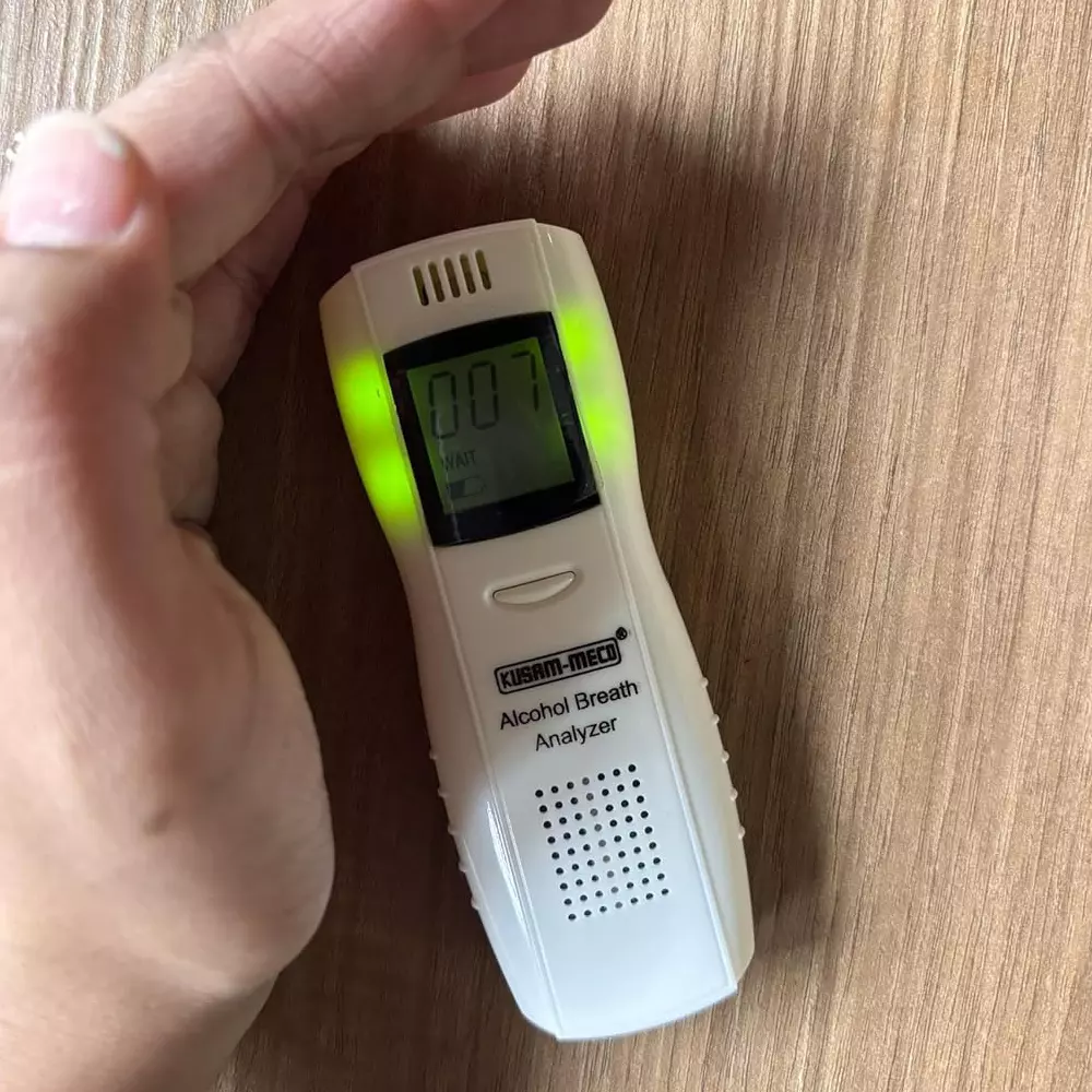 kusam-meco-alcohol-breath-analyzer-with-audio-alert-smart-sensor-digital-lcd-display-2-aaa-batteries-white-at198