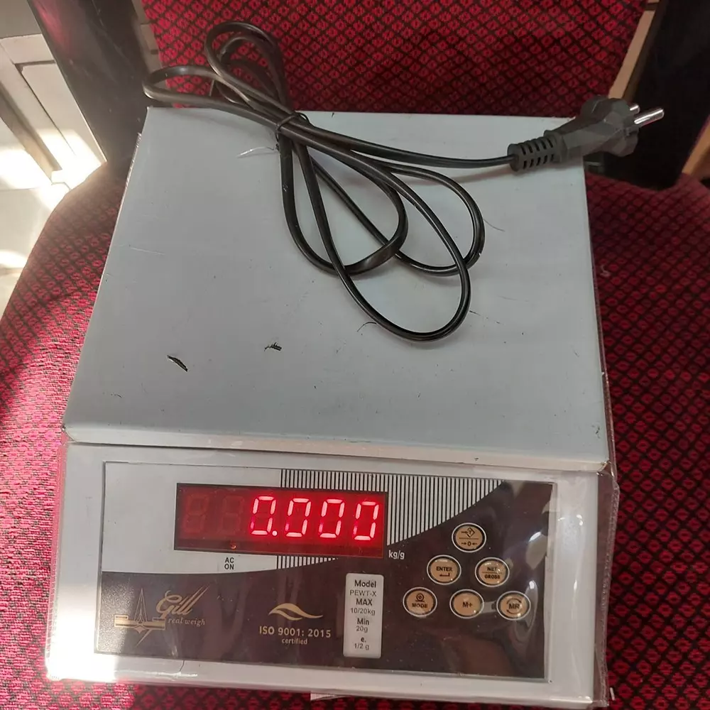 gill-5-kg-capacity-table-top-weighing-scale-with-0205-g-accuracy-and-160-mm-x-190-mm-stainless-steel-pan-g-tts-x-ss-5