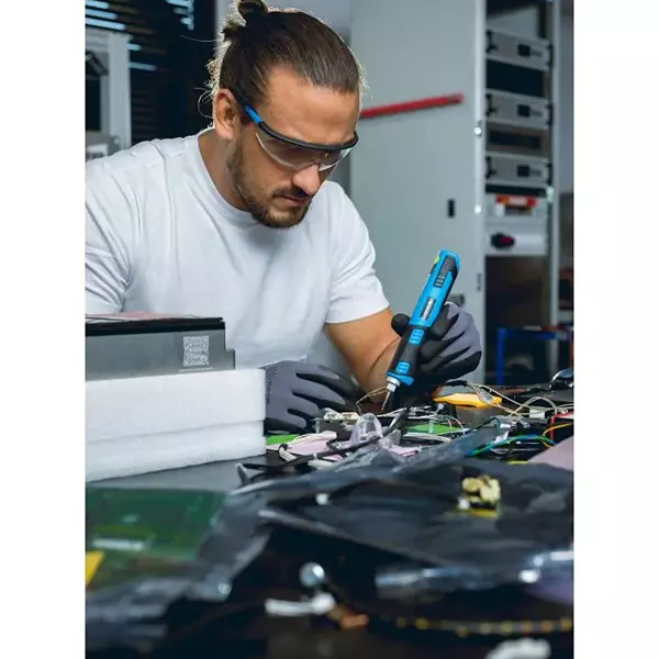 hogert-technik-cordless-soldering-iron-4-v-1500-mah-lithium-ion-in-built-battery-and-450c-temperature-ht2c315-without-charger-with-charging-cable