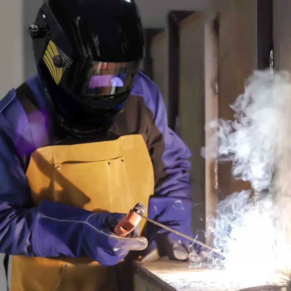 shiv-alaska-solar-power-welding-helmet-polypropylene-free-size-for-laser-welding-machine